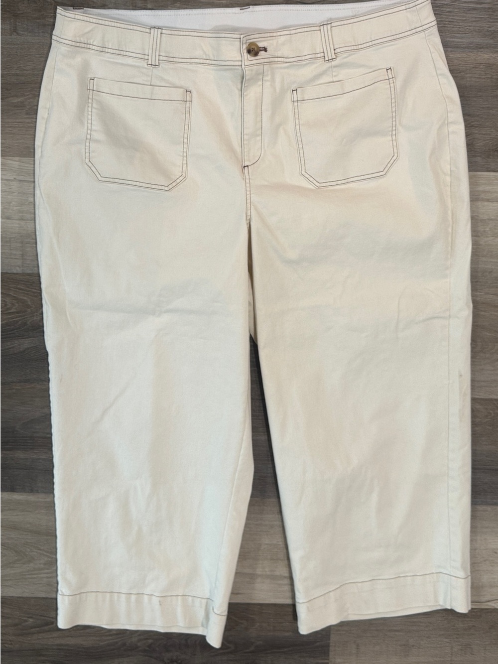 Lane Bryant Cream Cropped Pants